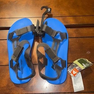 OZARK TRAIL Royal Blue Men’s Sandals NWT 9